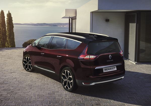 Le Renault Grand Scenic s’offre un design très légèrement rafraichi