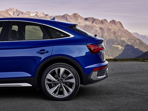 Le SUV coupé Audi Q5 Sportback adopte une lunette arrière inclinée