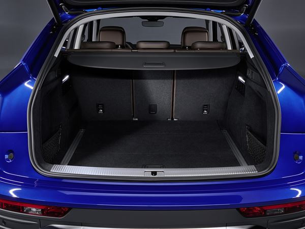 Le SUV coupé Audi Q5 Sportback adopte une lunette arrière inclinée