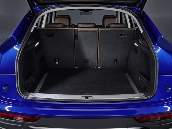 Le SUV coupé Audi Q5 Sportback adopte une lunette arrière inclinée