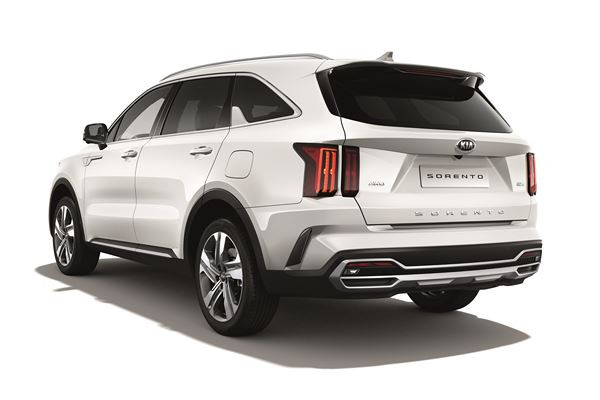 Le Kia Sorento hybride rechargeable intègre des lignes affûtées et tendues