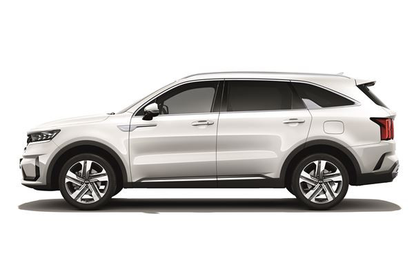 Le Kia Sorento hybride rechargeable intègre des lignes affûtées et tendues