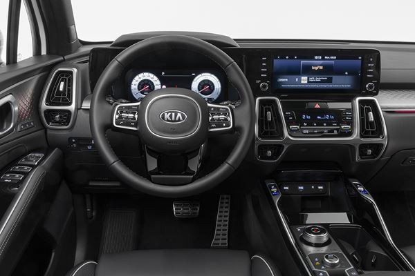 Le Kia Sorento hybride rechargeable intègre des lignes affûtées et tendues