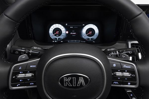 Le Kia Sorento hybride rechargeable intègre des lignes affûtées et tendues
