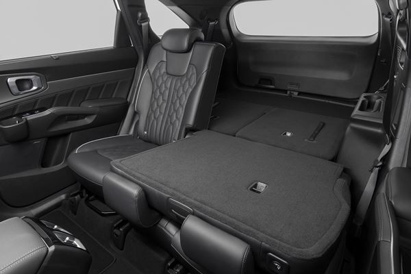 Le Kia Sorento hybride rechargeable intègre des lignes affûtées et tendues