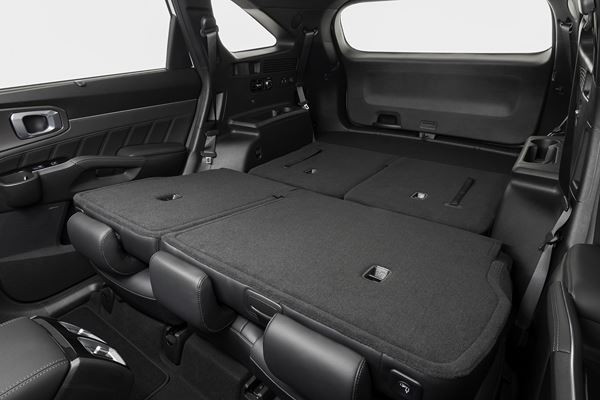 Le Kia Sorento hybride rechargeable intègre des lignes affûtées et tendues