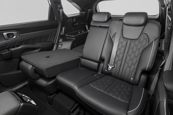 Le Kia Sorento hybride rechargeable intègre des lignes affûtées et tendues