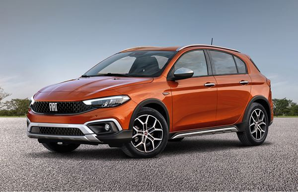 La version crossover Cross de la Fiat Tipo est proposée à partir de 18 990 euros
