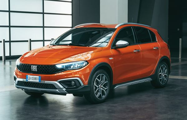 La version crossover Cross de la Fiat Tipo est proposée à partir de 18 990 euros
