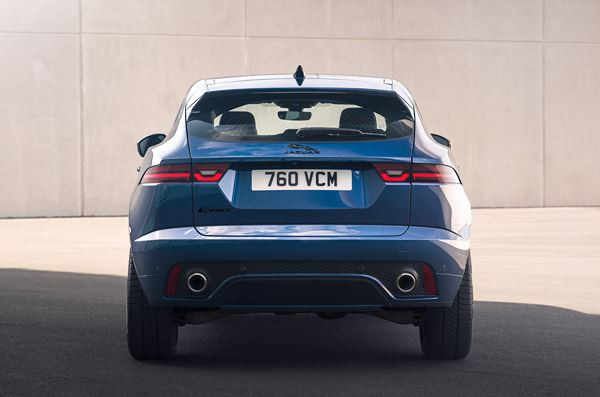 Le SUV compact premium Jaguar E-Pace s'offre une allure plus affirmée