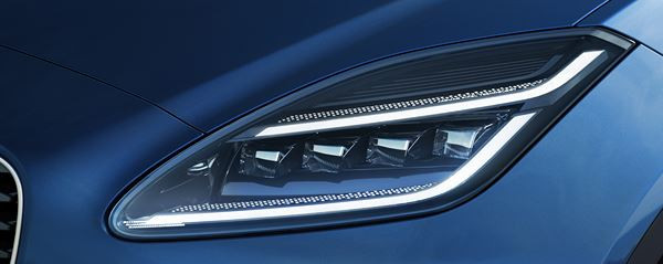 Le SUV compact premium Jaguar E-Pace s'offre une allure plus affirmée