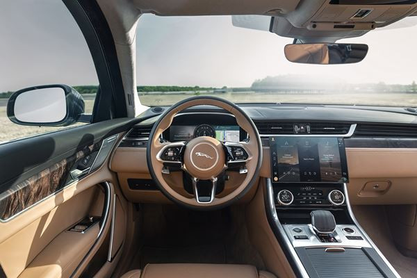 Le break Jaguar XF Sportbrake reçoit un design extérieur affirmé