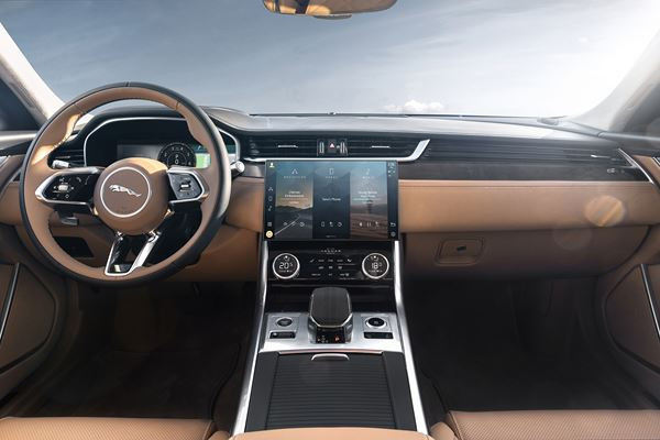 Le break Jaguar XF Sportbrake reçoit un design extérieur affirmé