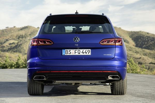 Le Volkswagen Touareg haute performance R hybride rechargeable délivre 462 ch