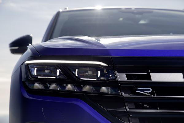 Le Volkswagen Touareg haute performance R hybride rechargeable délivre 462 ch