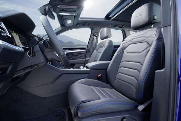 Le Volkswagen Touareg haute performance R hybride rechargeable délivre 462 ch