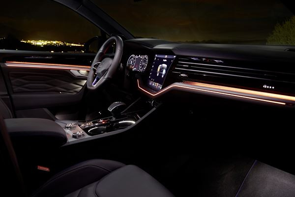 Le Volkswagen Touareg haute performance R hybride rechargeable délivre 462 ch
