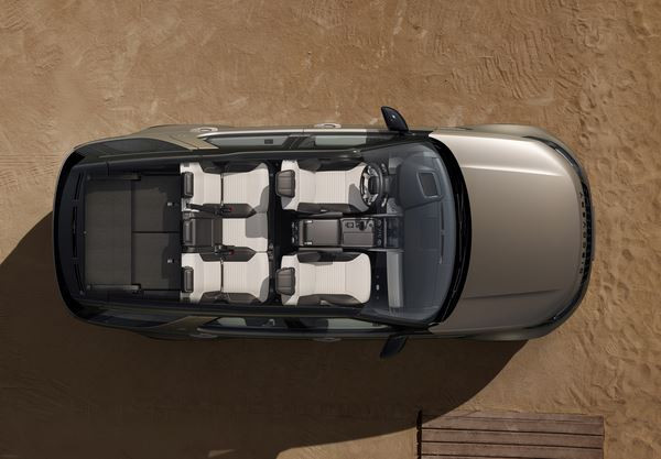 Le grand SUV sept places Land Rover Discovery accentue sa présence sur la route