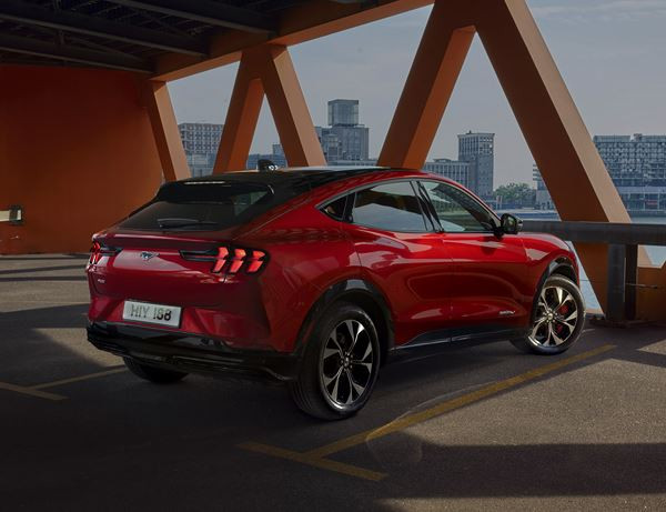 Ford Mustang Mach-E: un SUV électrique racé doté de trois modes de conduite