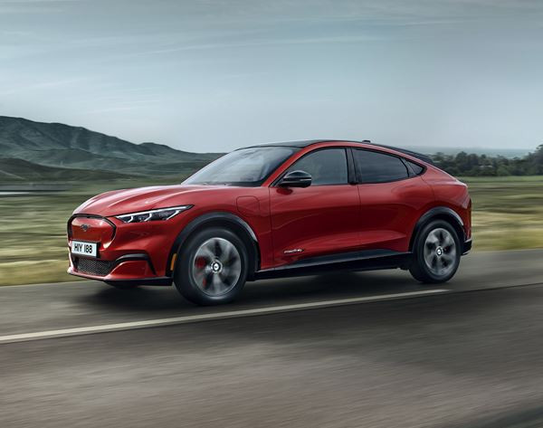 Ford Mustang Mach-E: un SUV électrique racé doté de trois modes de conduite
