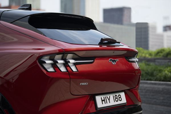 Ford Mustang Mach-E: un SUV électrique racé doté de trois modes de conduite