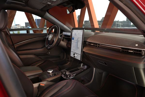 Ford Mustang Mach-E: un SUV électrique racé doté de trois modes de conduite