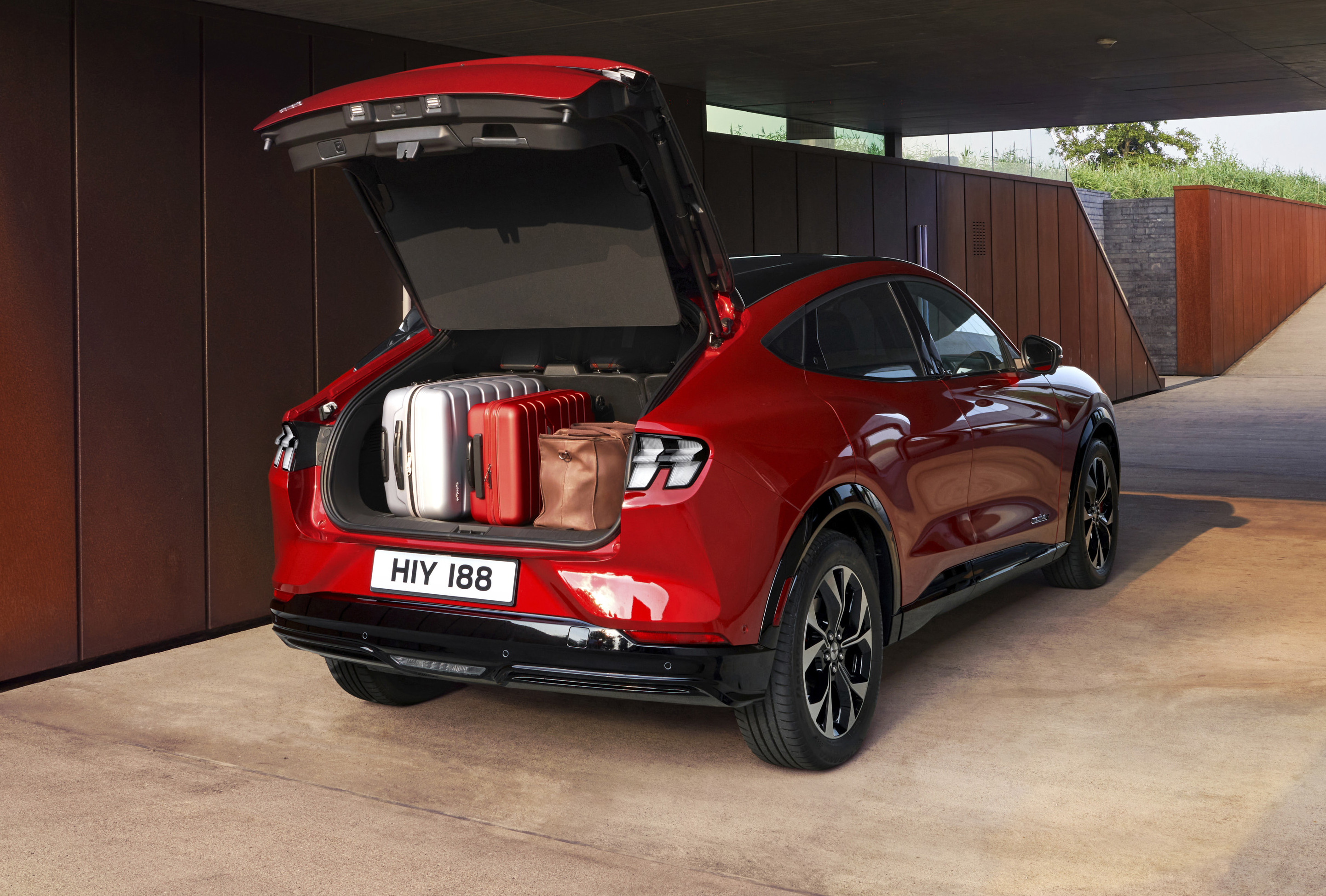 Ford Mustang Mach-E: un SUV électrique racé doté de trois modes de conduite