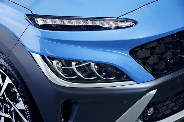 Le SUV urbain avant-gardiste Hyundai Kona hybride adopte un design épuré