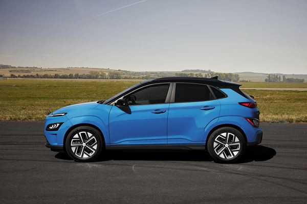 Le SUV urbain Hyundai Kona Electric adopte une calandre fermée