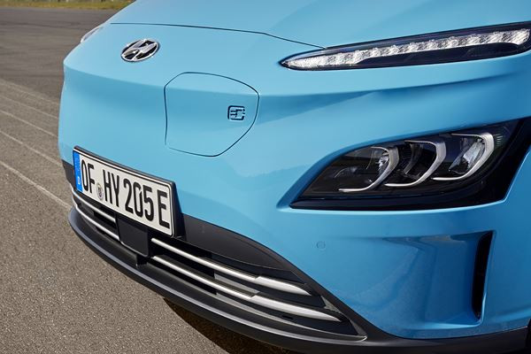 Le SUV urbain Hyundai Kona Electric adopte une calandre fermée
