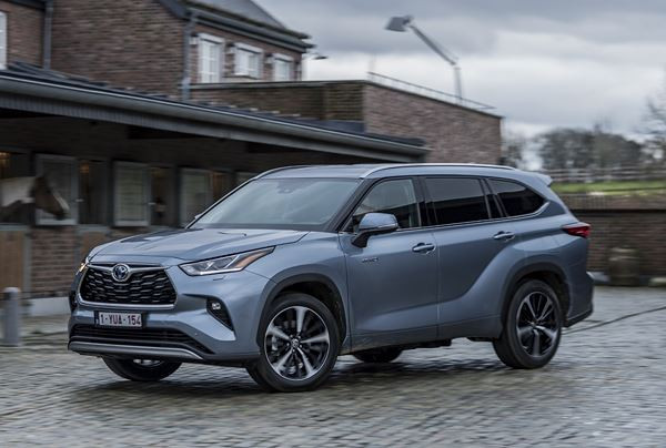 Toyota Highlander Hybride: un SUV sept places hybride modulable à transmission intégrale