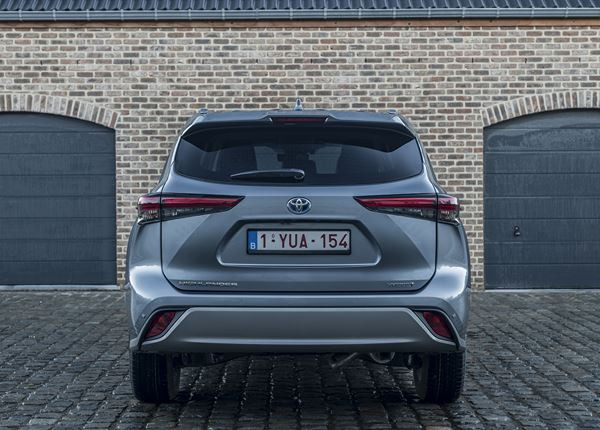 Toyota Highlander Hybride: un SUV sept places hybride modulable à transmission intégrale