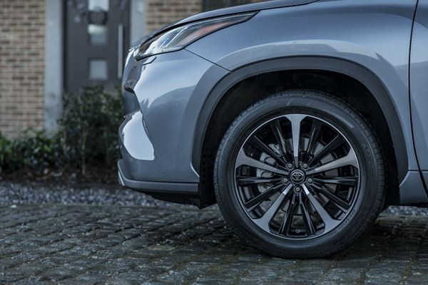 Toyota Highlander Hybride: un SUV sept places hybride modulable à transmission intégrale