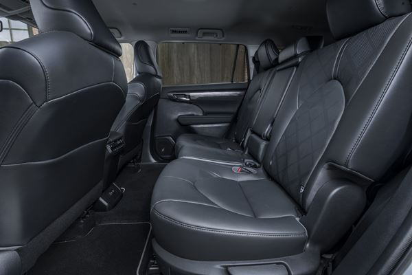 Toyota Highlander Hybride: un SUV sept places hybride modulable à transmission intégrale