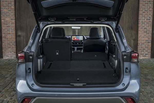 Toyota Highlander Hybride: un SUV sept places hybride modulable à transmission intégrale