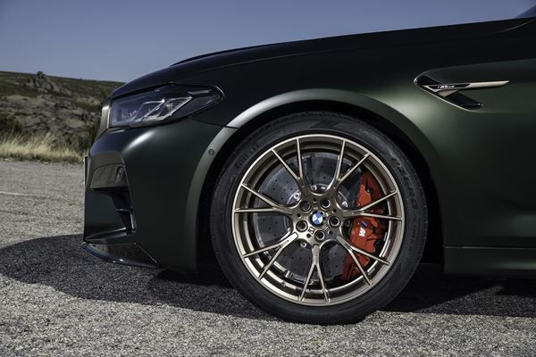 La BMW M5 CS ultra-sportive débite une puissance de 635 ch