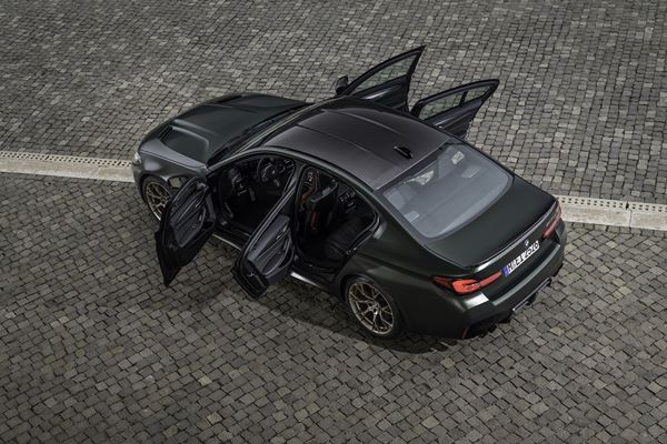 La BMW M5 CS ultra-sportive débite une puissance de 635 ch