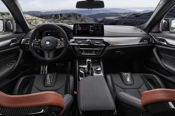 La BMW M5 CS ultra-sportive débite une puissance de 635 ch