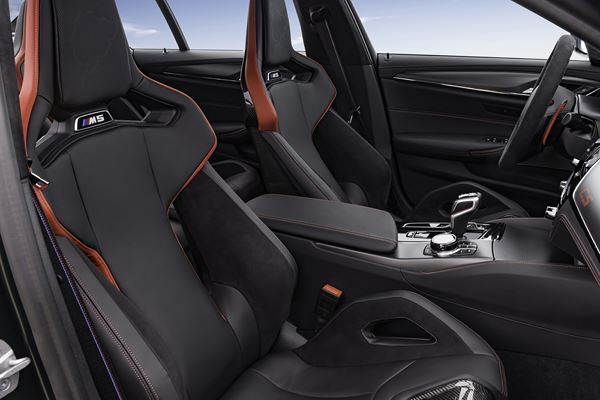 La BMW M5 CS ultra-sportive débite une puissance de 635 ch