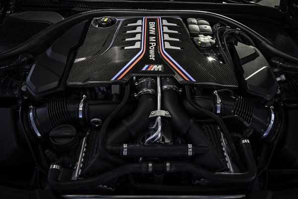 La BMW M5 CS ultra-sportive débite une puissance de 635 ch