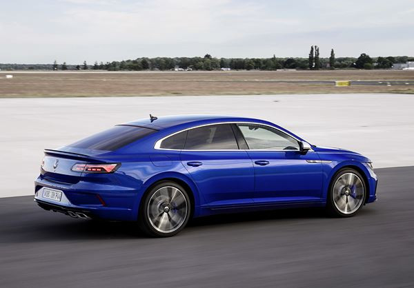La Volkswagen Arteon R embarque une motorisation TSI 2.0 litres de 320 ch