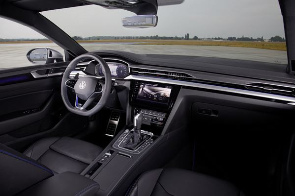 La Volkswagen Arteon R embarque une motorisation TSI 2.0 litres de 320 ch