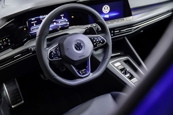 La Volkswagen Golf R 2.0 litres TSI débite une puissance de 320 ch