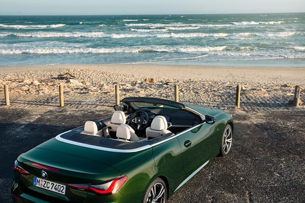 La BMW Série 4 Cabriolet offre une conduite sportive à toit ouvert