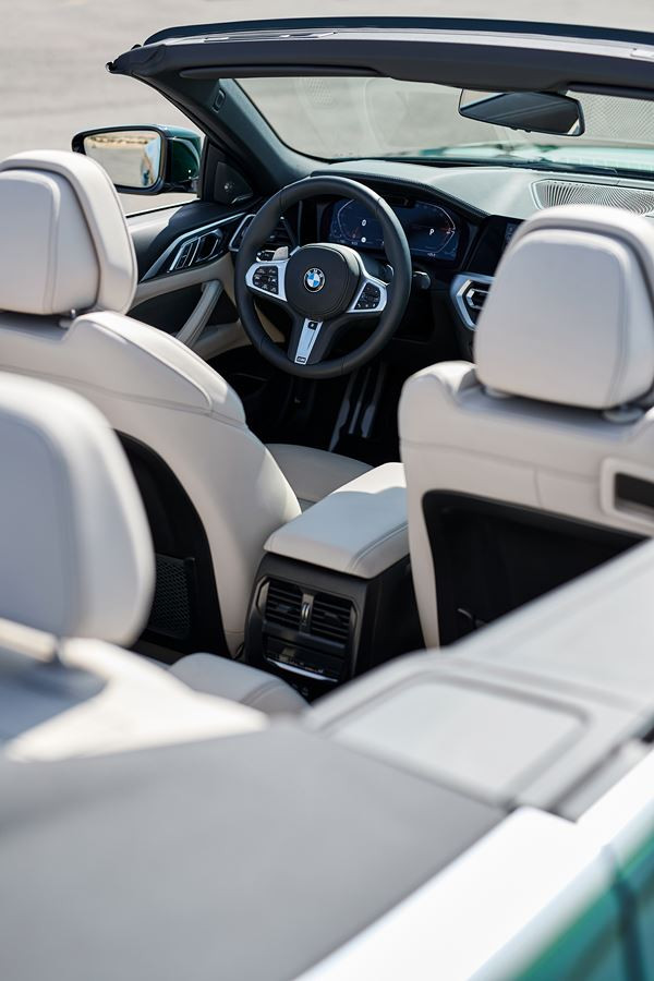 La BMW Série 4 Cabriolet offre une conduite sportive à toit ouvert