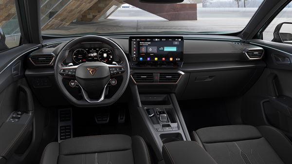 Le crossover sportif Cupra Formentor hybride rechargeable en approche