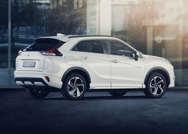 Le SUV Coupé Mitsubishi Eclipse Cross passe à l'hybride rechargeable