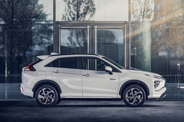 Le SUV Coupé Mitsubishi Eclipse Cross passe à l'hybride rechargeable