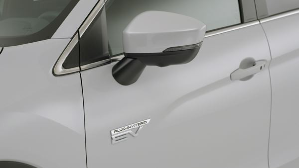 Le SUV Coupé Mitsubishi Eclipse Cross passe à l'hybride rechargeable
