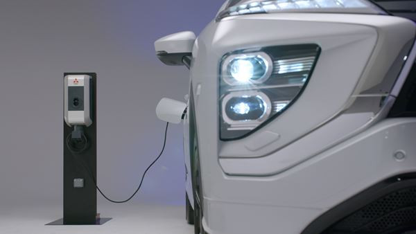 Le SUV Coupé Mitsubishi Eclipse Cross passe à l'hybride rechargeable